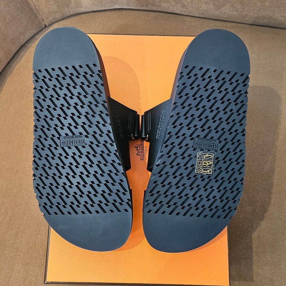 SOLD. Hermes Chypre Sandals - Picture 3 of 6
